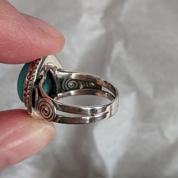 Arizona Mohave Turquoise .925 Silver Ring, size 8 - Picture 9 of 9
